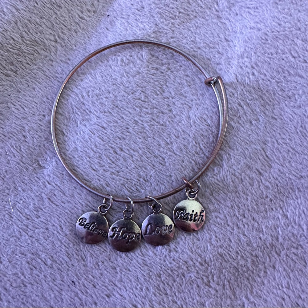 Bracelet bundle - Picture 4 of 12